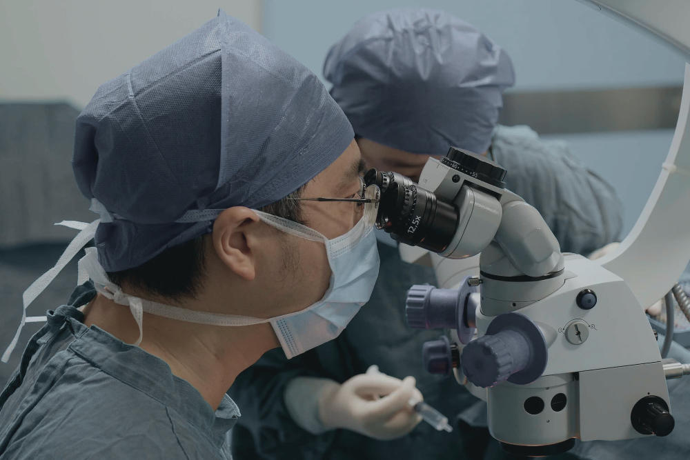 Instrumente für die Ophthalmochirurgie. Entwickelt in Heidelberg.